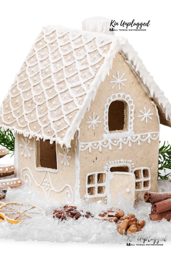 GINGERBREAD HOUSE DECOR IDEAS