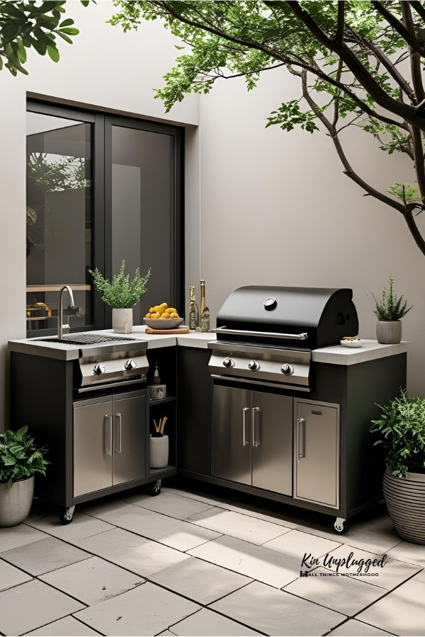 BACKYARD KITCHENS